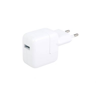 Minsk, Beyaz Rusya - 5 Ekim, 2017: Usb-C güç adaptörü Apple tarafından geliştirilmiş 