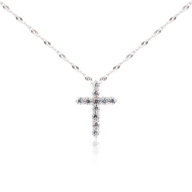 Elmas kolye üzerinde beyaz izole