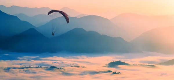 Sopra la valle dei Carpazi d'Oro — Foto Stock