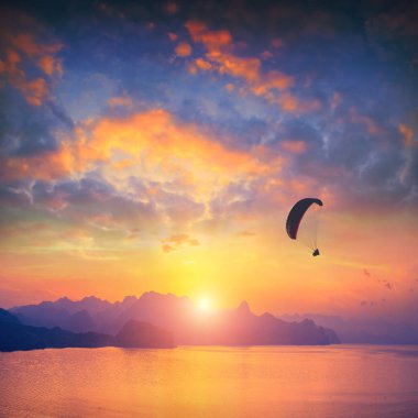 Crimea yukarıda Paraglide