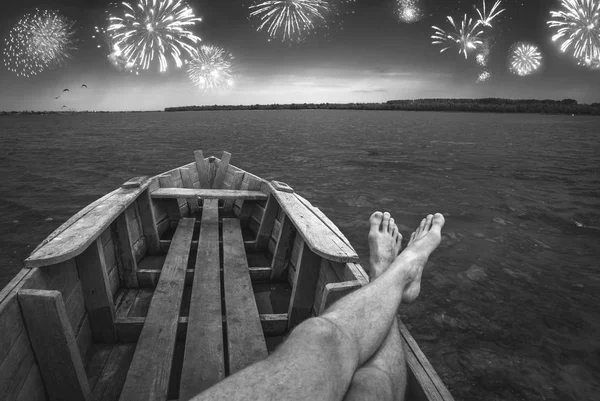 Firework at the night sky. Black and white — Stock Photo, Image