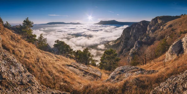 Crimea dağlarda günbatımı — Stok fotoğraf