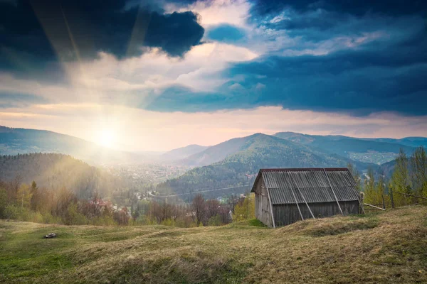 Carpathian mountain village Yaremche — Stock Photo, Image