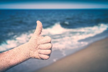 El gösteren thumbs up veya gibi gösterir. Instagram biçimleşmeden