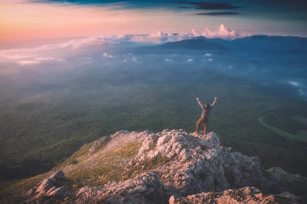 Chatir-Dag tepe üzerinde. Instagram Stilizasyon — Stok fotoğraf