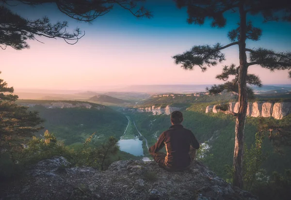 A fény, a sunrise Crimea völgybe. Instagram-stylizat — Stock Fotó