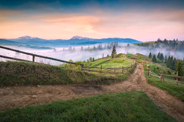 Dirty Roads Carpathian Foggy Alpine Valley Distant Mountain Ridge Horizon — Stock Photo, Image