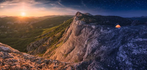 Día Noche Vista Panorámica Del Valle Montaña Crimea Paisaje Conceptual — Foto de Stock