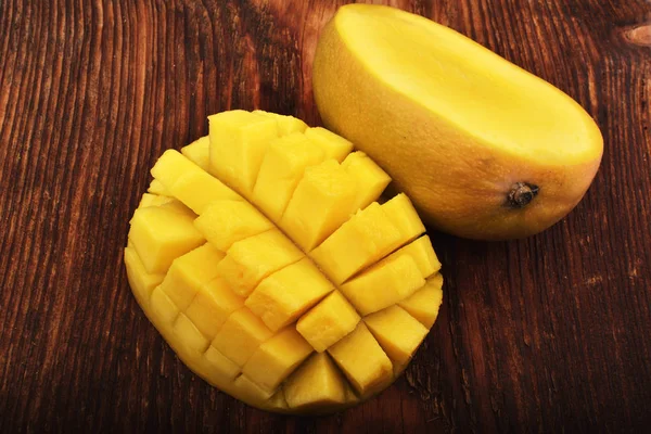 Mango ovoce zralé na pozadí — Stock fotografie