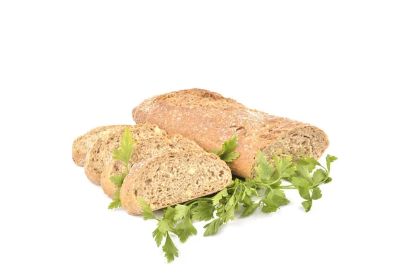 Pão natural caseiro fresco com legumes no fundo branco — Fotografia de Stock
