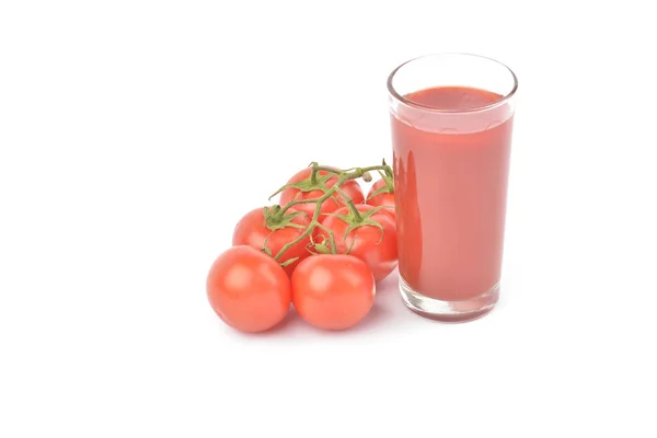 Tomatensaft auf weißem Hintergrund — Stockfoto