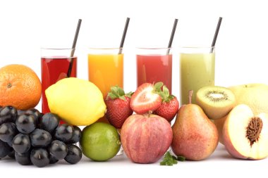 Beyaz üzerine taze meyve suları
