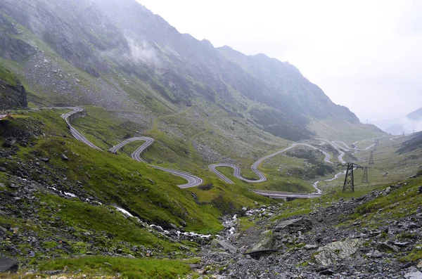 Strada di montagna transfagarasana, Carpazi rumeni — Foto Stock