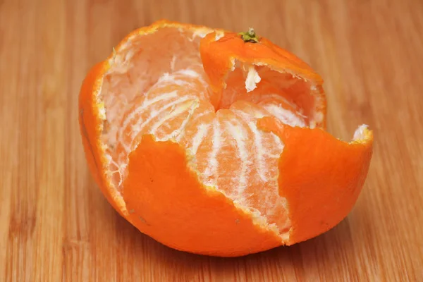 Frische Mandarine Clementine auf Holztisch — Stockfoto