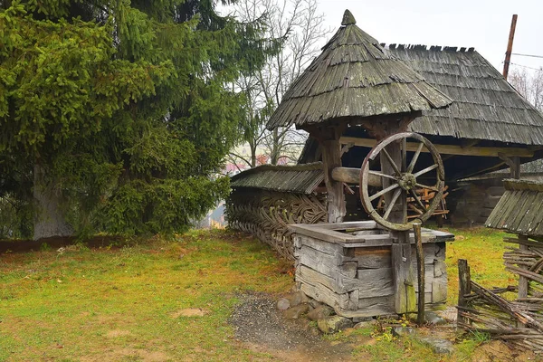 Stary dom naprawdę ciekawa w regionie maramures — Zdjęcie stockowe