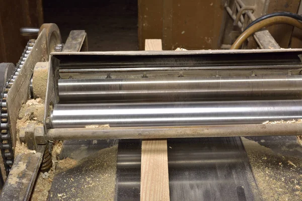 ahşap çalışma uçakla marangoz