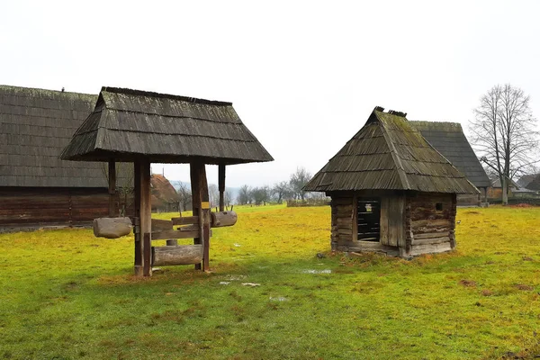 Stary dom naprawdę ciekawa w regionie maramures — Zdjęcie stockowe