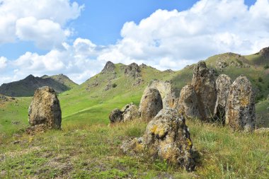 Kaya oluşumları Macin Dağları