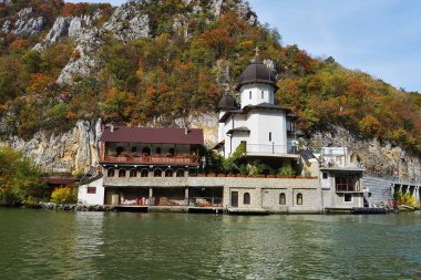 Mraconia Manastırı, Tuna Nehri, Romanya.