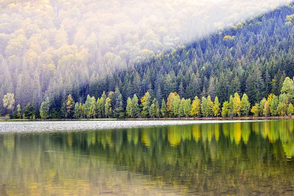 루마니아 유럽에서 유일한 호수에서에서 세인트 분화구에 — 스톡 사진