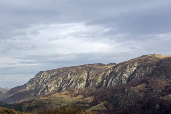 Malam Dan Terbenam Perbukitan Gunung Sebuah Desa Romania — Stok Foto