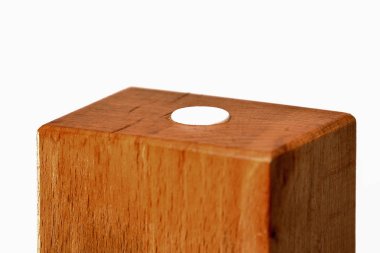 Beyaz arkaplanda modern lamba izole