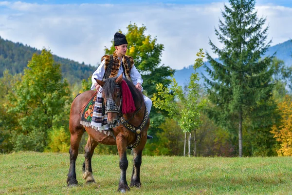 Vama Suceava Ρουμανία Sebtember 2019 Παραδοσιακό Ντύσιμο Whit Παραδοσιακό Φορώντας — Φωτογραφία Αρχείου