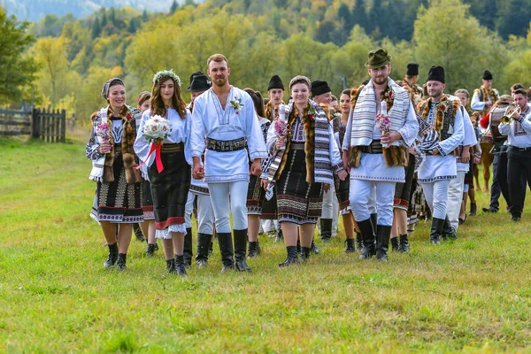 Vama Suceava Roemenië Sebtember 2019 Traditioneel Wieden Met Traditioneel Dragen — Stockfoto