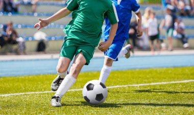 Eylem futbolcular. Futbol oyuncu sahada çalışan