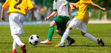 Futbol futbol oynayan çocuklar takımlar maç