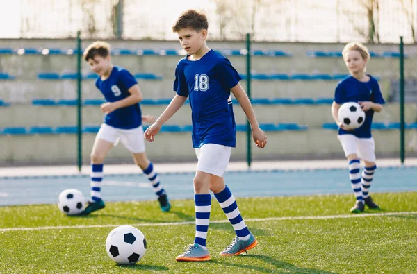 Exercícios Treinamento Futebol Para Crianças Boys Training Balls Summer Football — Fotografia de Stock