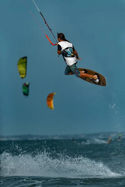 Kitesurfing, Kiteboarding action photo — Stockfoto