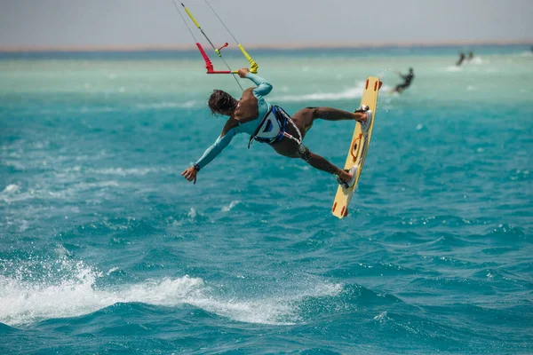 Kitesurf Nas Ondas Mar Vermelho Egipt Kitesurf Kiteboarding Fotos Ação — Fotografia de Stock