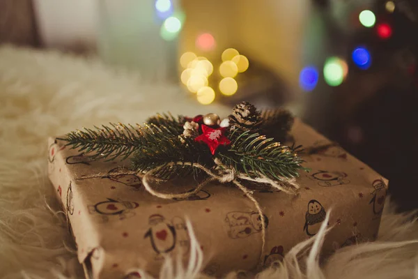 Schöne Weihnachtsgeschenke Unterm Weihnachtsbaum — Stockfoto