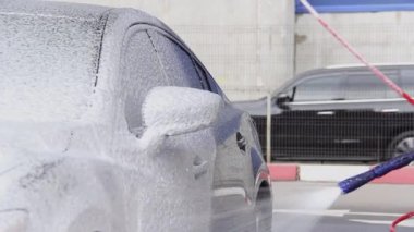 Otomobil Yıkama İşleminin Yavaş Hareket Videosu Oto Yıkamada