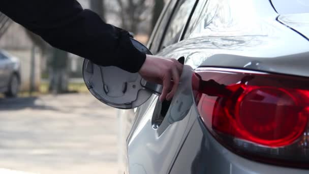Benzin Yakıtını Benzin Istasyonunda Dolduran Adama Yakınız — Stok video