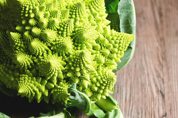 Romanesco brokkoli vagy a karfiol romanesco — Stock Fotó