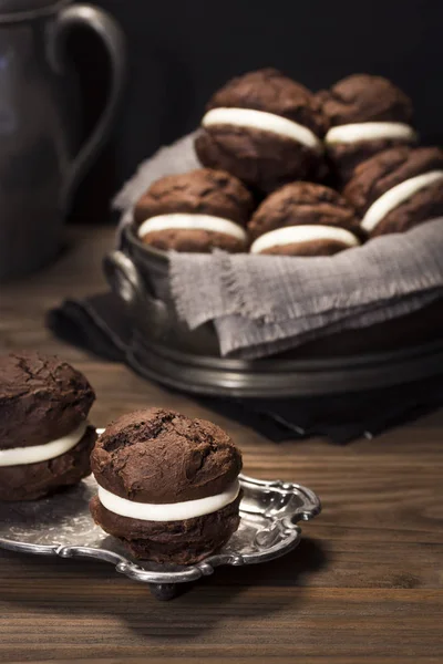 Chocolate Whoopie Pies or Moon Pies on Table — Stock Photo, Image