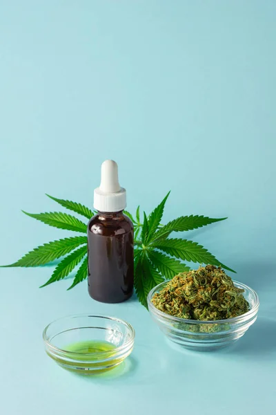 Glass Bottle Cbd Thc Oil Hemp Cannabis Buds Oil Pot — Stock Photo, Image