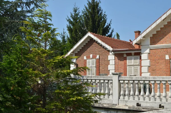 Red Brick House — Stock Photo, Image