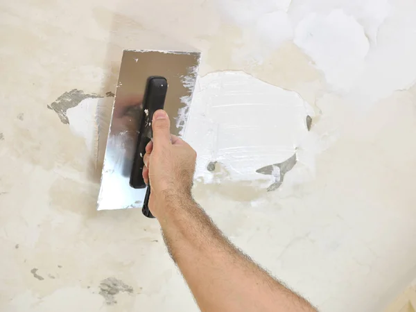 Smoothing a Ceiling — Stock Photo, Image