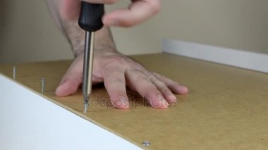 Bir satır kümesindeki vidalar