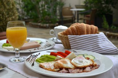 Zengin kahvaltı seti