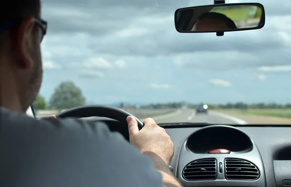 Man köra på en motorväg — Stockfoto