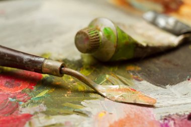 spatula ile renkli palet boya tüp