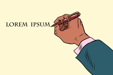 İşadamı bir belge bir kalemle işaretler.