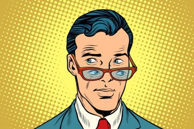 Manzaralı Çift Kişilik, gözlüklü bir adam