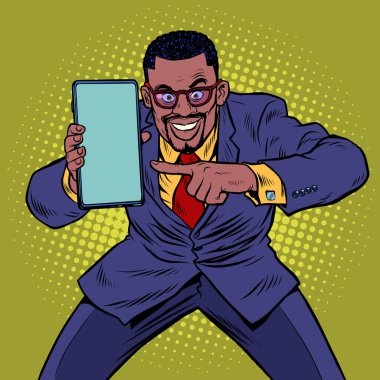 Afrikalı iş adamı akıllı telefondan şov yapıyor. Mobil teknolojiler ve yeni aygıtlar