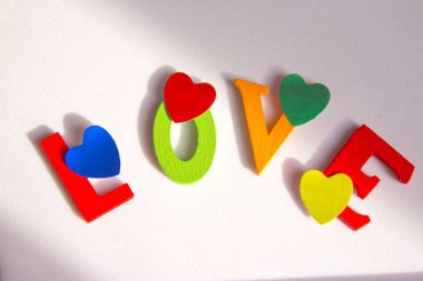 Renkli harflerle yazılmış aşk