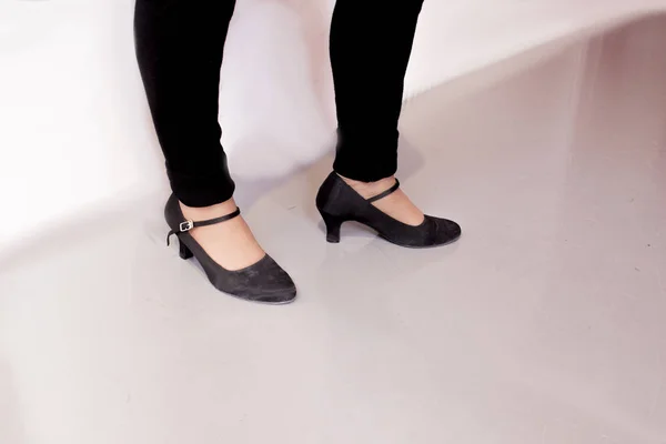 Nohy pro dospělé ženy. Salsa tanečnice — Stock fotografie